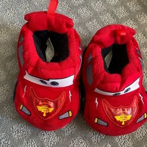 Boys lightning McQueen slippers size 7/8 toddler